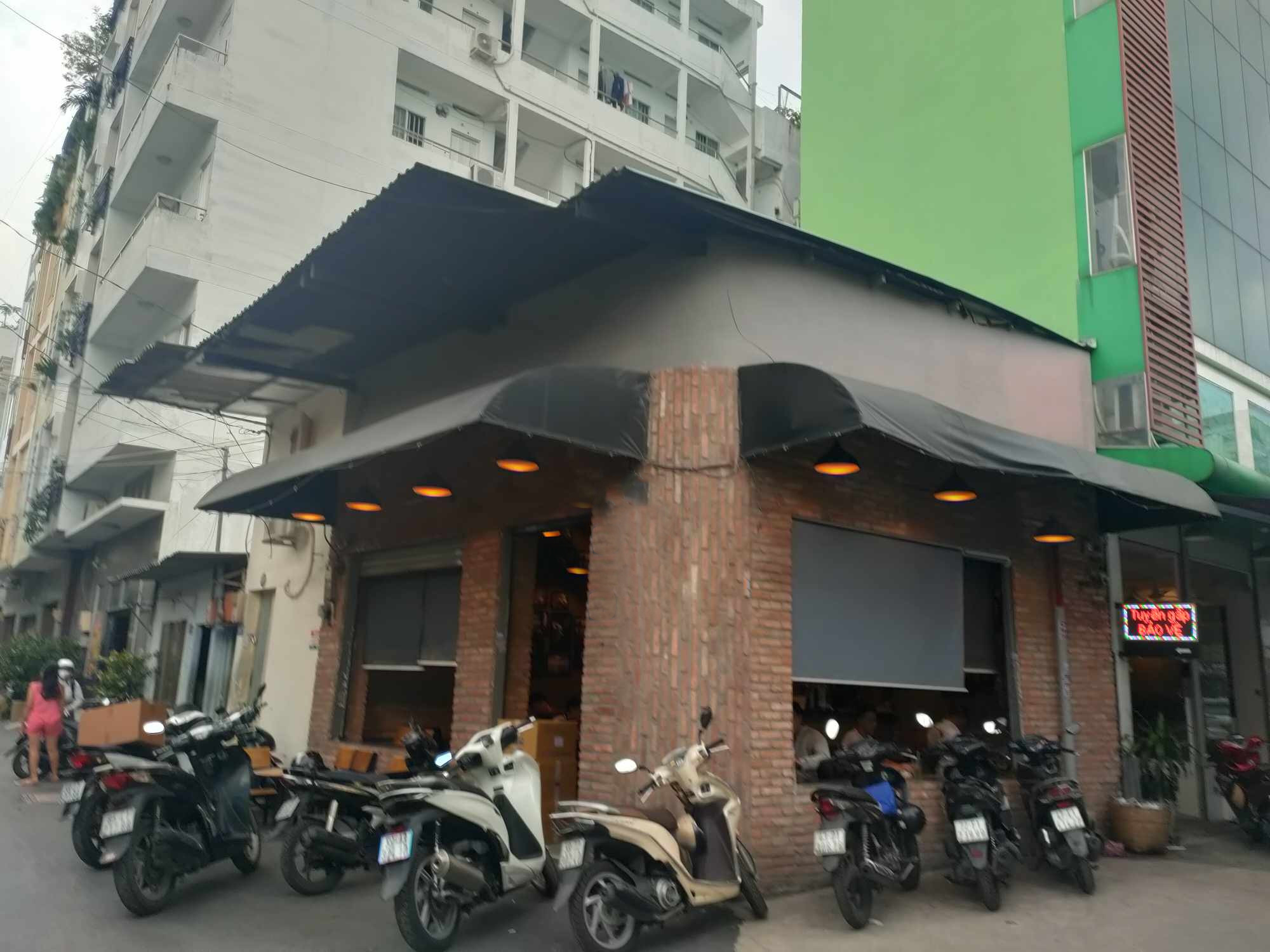 Cho thuê nhà 2 mặt HXT  đường Nguyễn Giản Thanh,Q.10